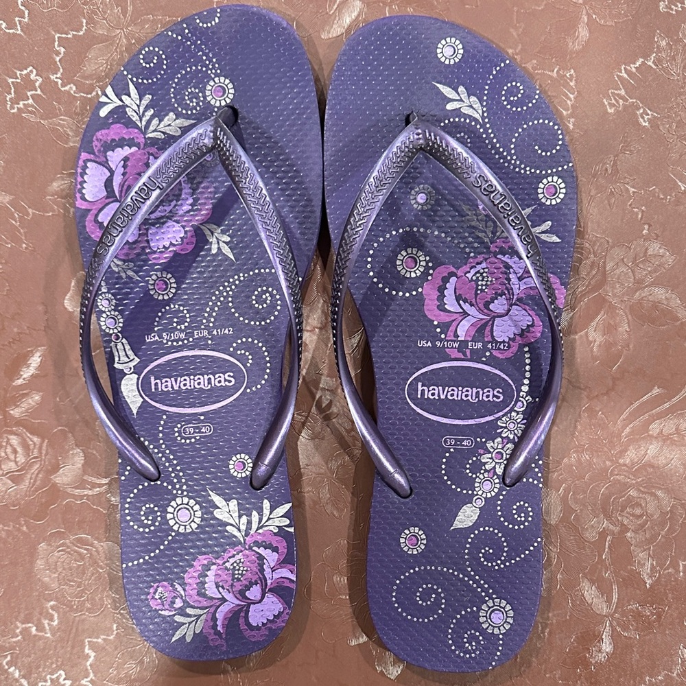 Havaianas Women's Purple and Pink Floral Sandals